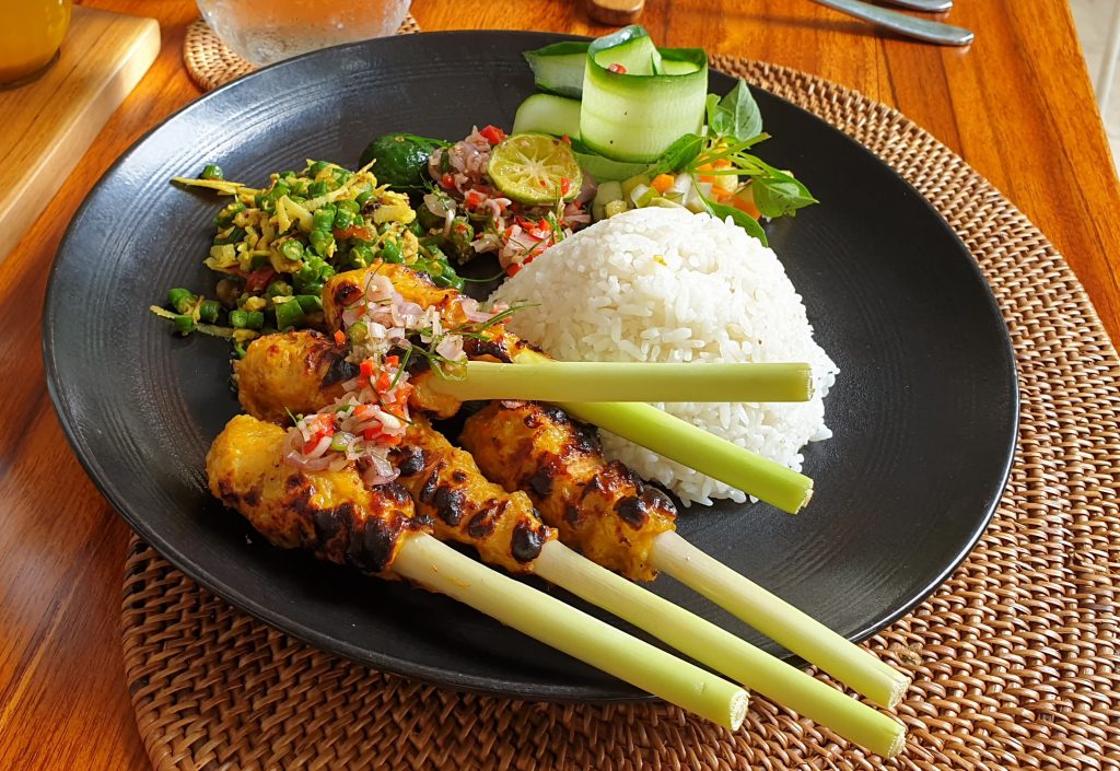 BALINESE COOKING CLASS SATAY LILIT Amnaya Kuta Steve S Kitchen